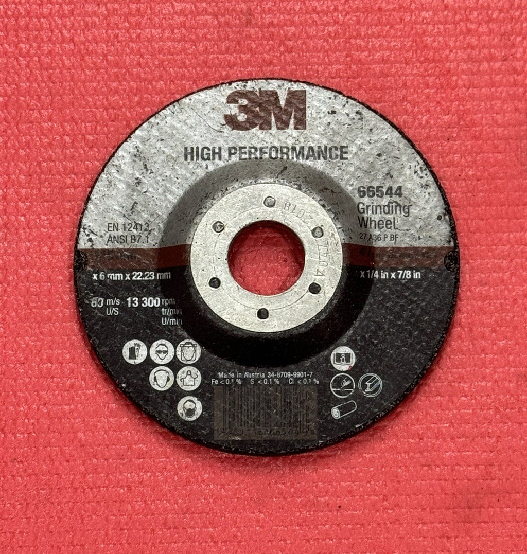 NEW 3M High Performance 4.5" x 1/4" x 7/8" Metal Depressed Center Grinding Wheel
