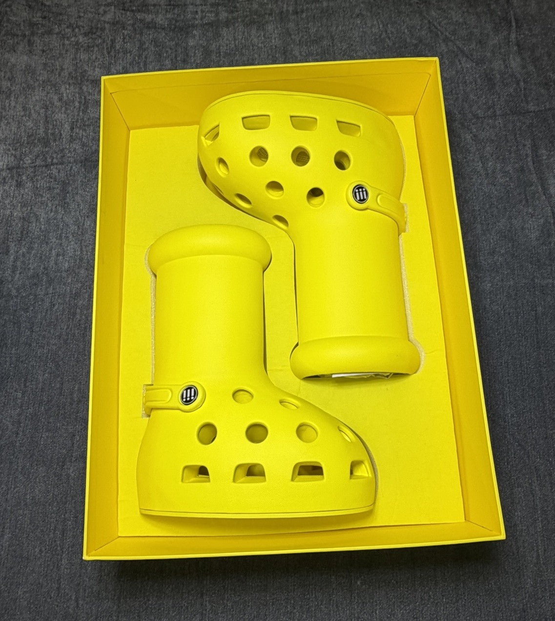 MSCHF X CROCS BIG YELLOW BOOTS CROCS SIZE 6 NEW WITH BOX