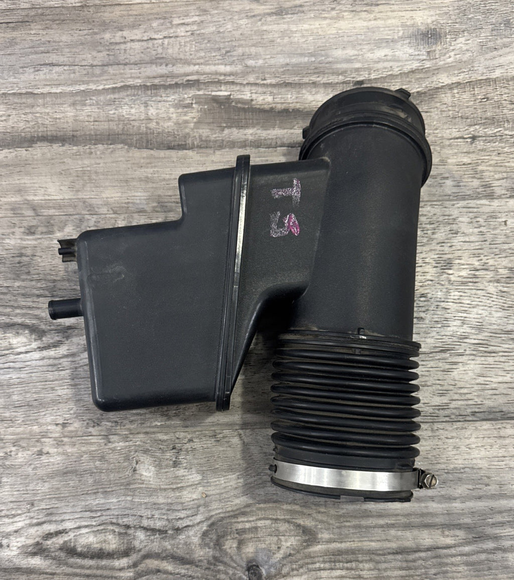 2008-2022 Toyota Sequoia 2007-2021 Tundra 5.7L Air Cleaner Resonator Tube OEM