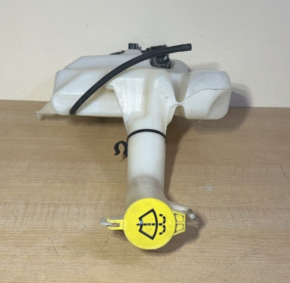 2011-2016 Town & Country 2011-20 Grand Caravan Windshield Washer Fluid Reservoir