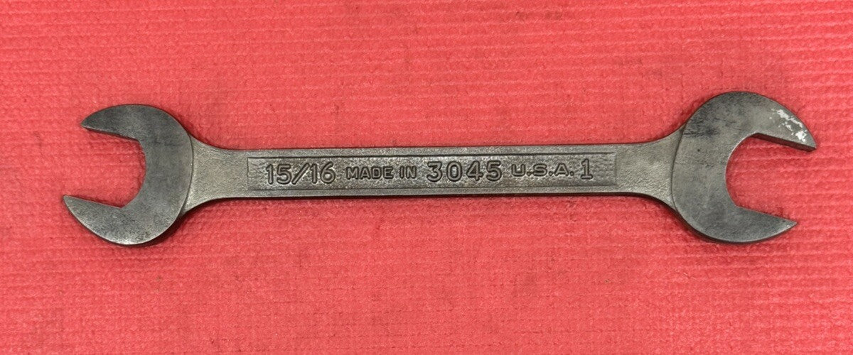 Vintage PLOMB Plumb TOOLS Pebble 3045 15/16" x 1" Open-End Wrench PLVMB USA
