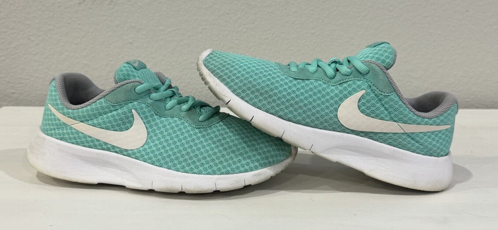 Nike Tanjuns Teal Sneakers with Signature Nike Logo Size 6Y Youth