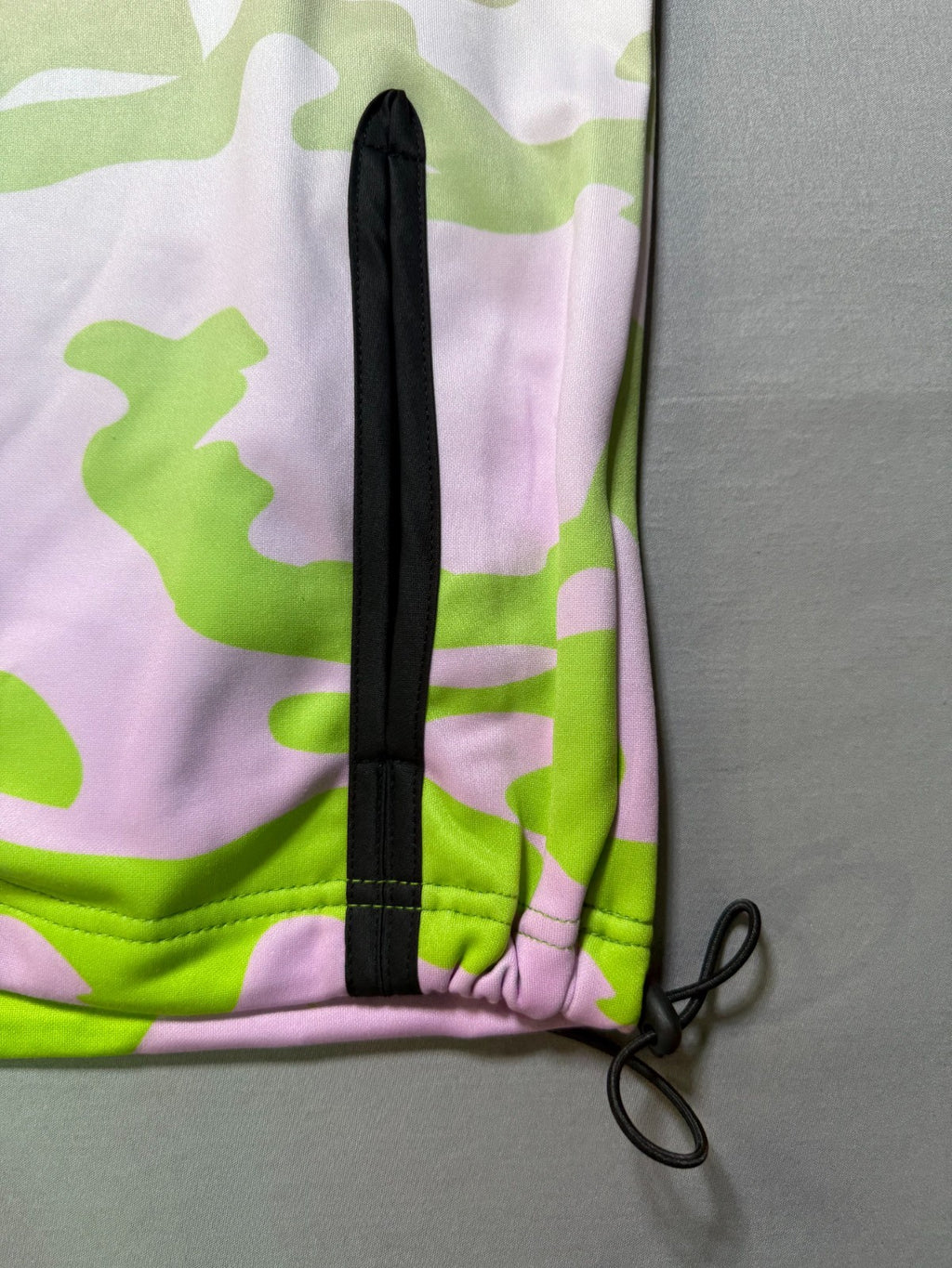 Create 2MRW Crew Neck Sweatshirt Men Medium Lime Camo Long Sleeve w/ Ribbed Hems
