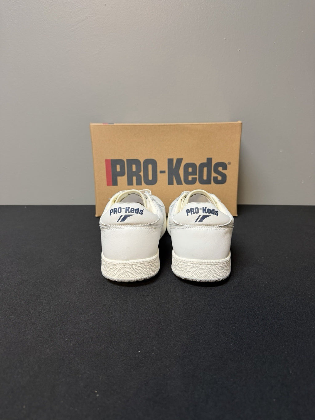 Pro-Keds Skyhawk Men's Size 10.5 (M) White/Blue/Red Low Top Leather Sneakers NWT