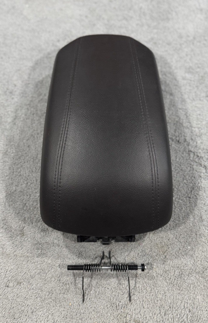 2013-2016 Hyundai Santa Fe Center Console Brown Leather Armrest Lid OEM Genuine