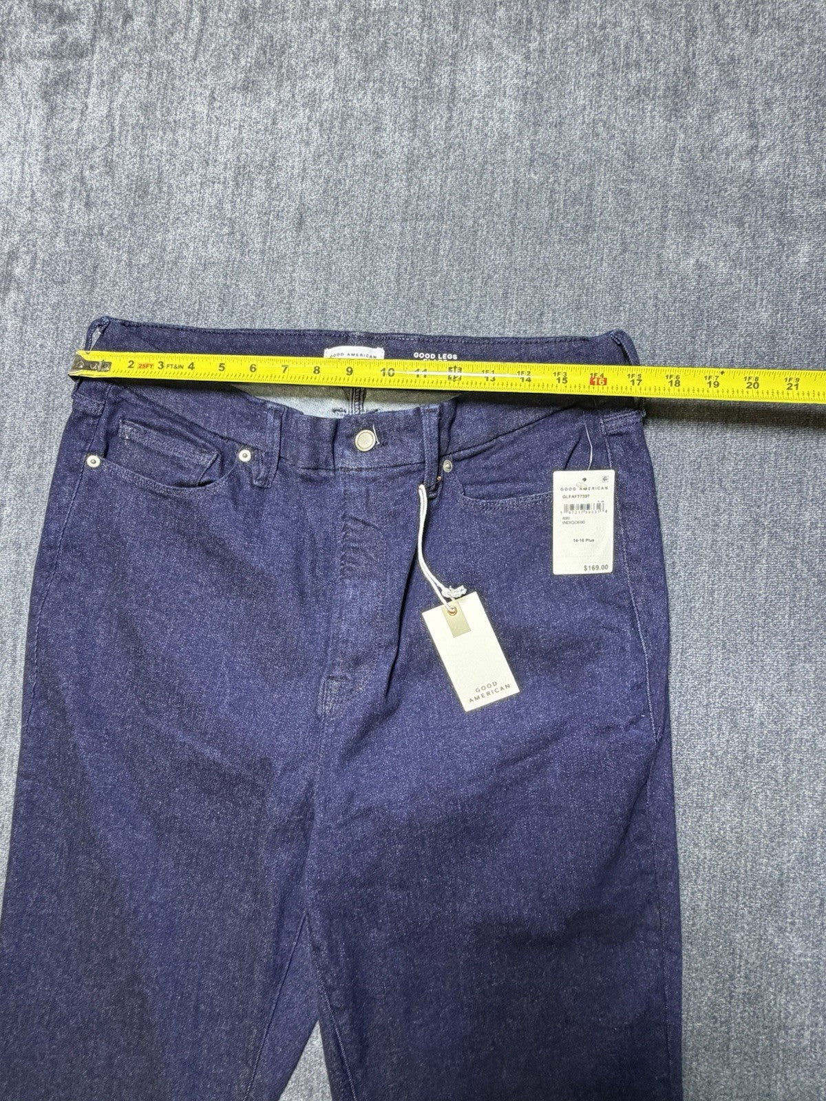 Good American Jeans Size 14-18 Mid-Rise Skinny fit With Flared color INDIGO. NWT