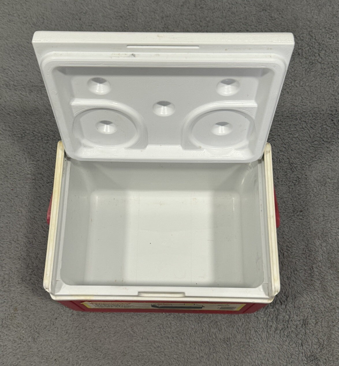 Vintage Coleman Red Flip Top Lid Personal Mini Cooler 5205, 6 Pack Lunchbox