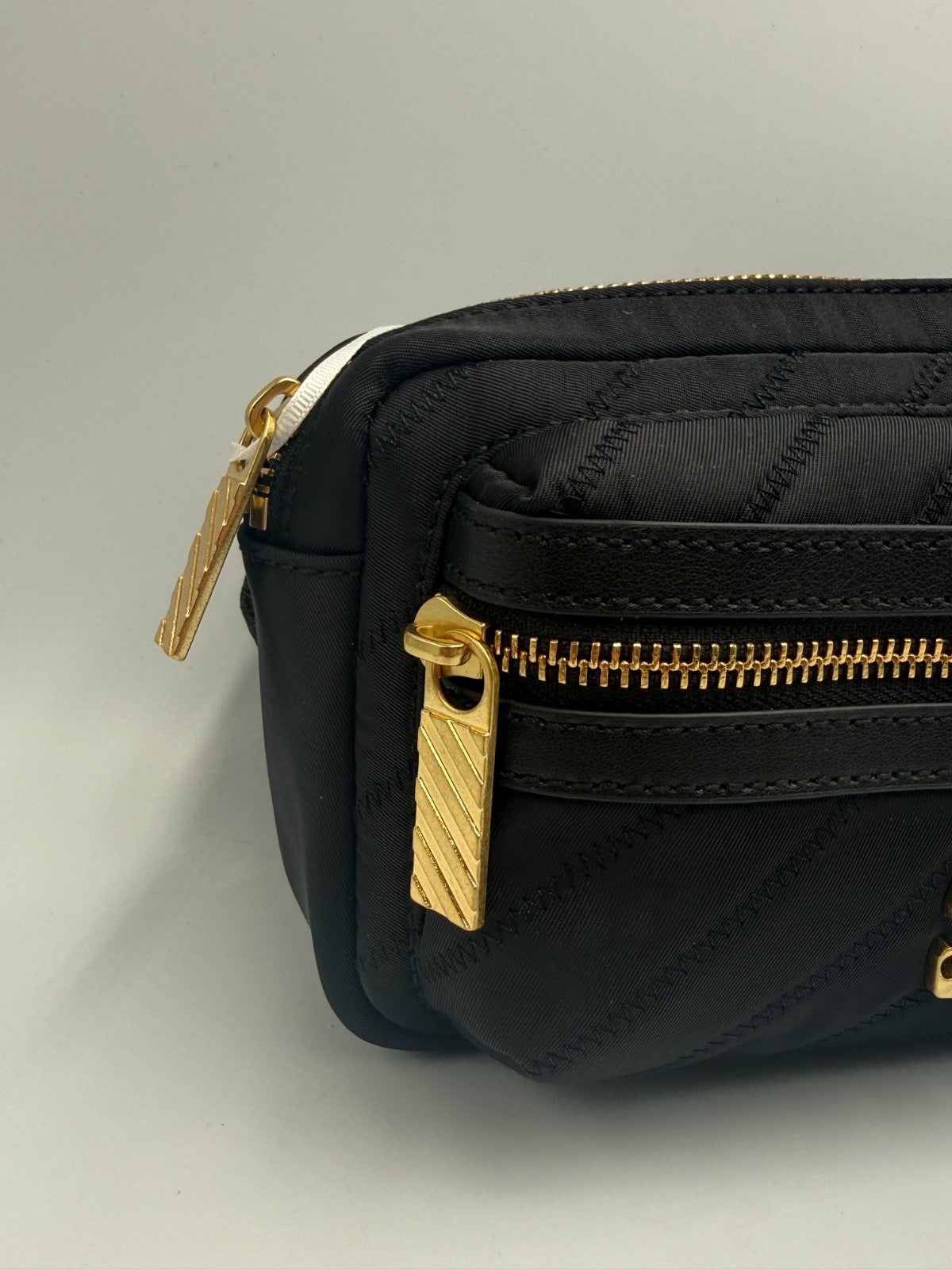 NWT Off-White Quilted Waist Sling Bag Women's Black Arrow Logo Zipper Fashion