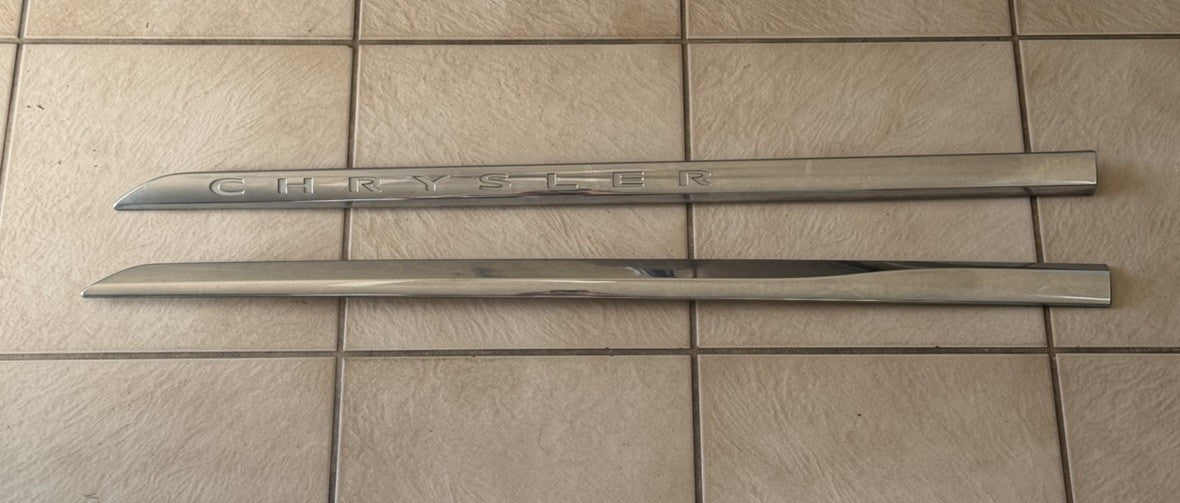 2011-2018 CHRYSLER TOWN COUNTRY SIDE DOOR TRIM MOLDING CHROME OEM PASSENGER SIDE