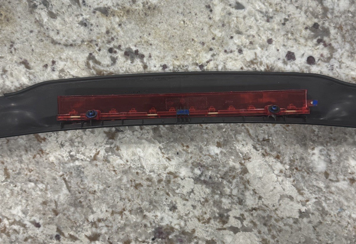 2007-2009 MINI COOPER S R56 REAR TAILGATE 3RD BRAKE LIGHT LAMP TRIM OEM GENUINE