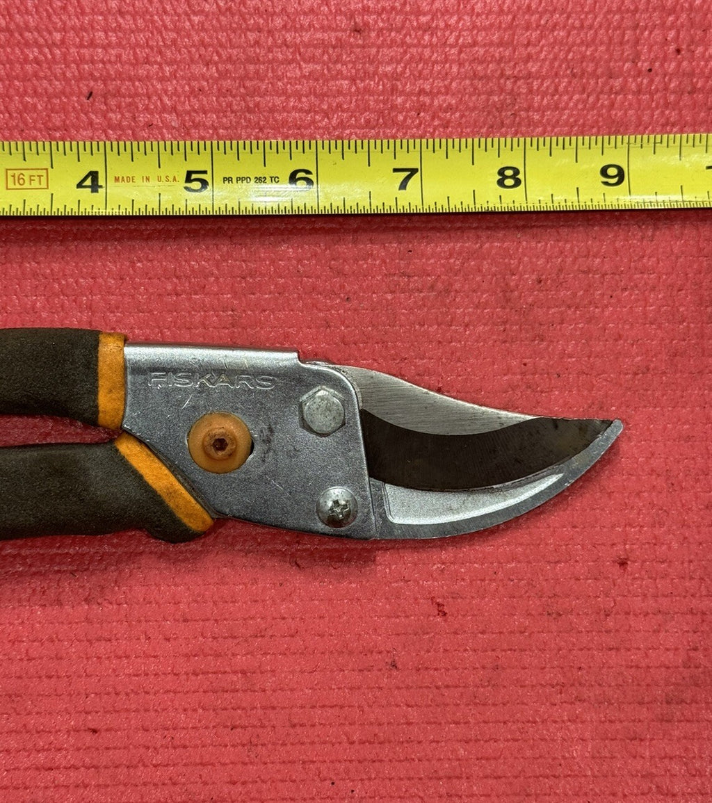 VINTAGE FISKARS EA0617 STEEL BYPASS HAND PRUNER CUSHIONED GRIP