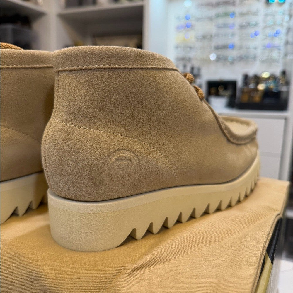 A Bathing Ape Manhunt M2 Boots suede neutral