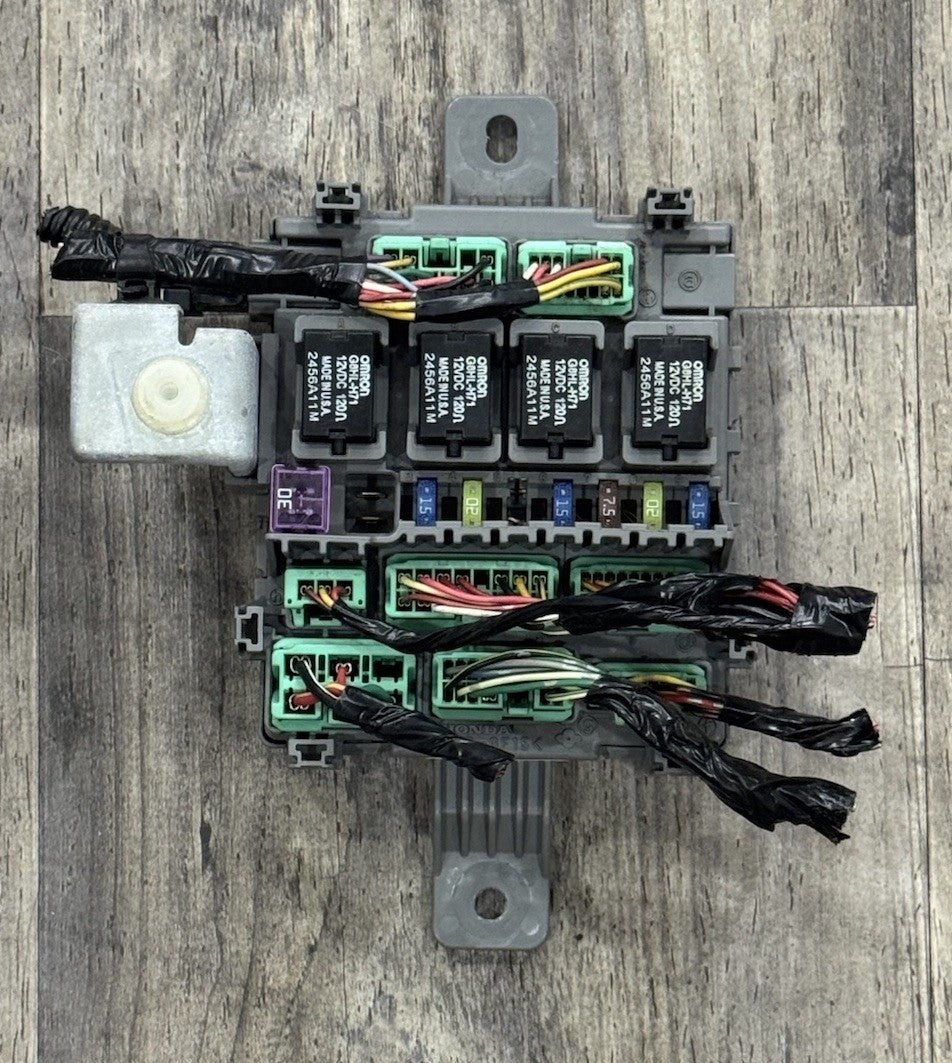2005-2010 HONDA ODYSSEY INTERIOR CABIN PASSENGER SIDE FUSE BOX RELAY OEM SHJ-RA3