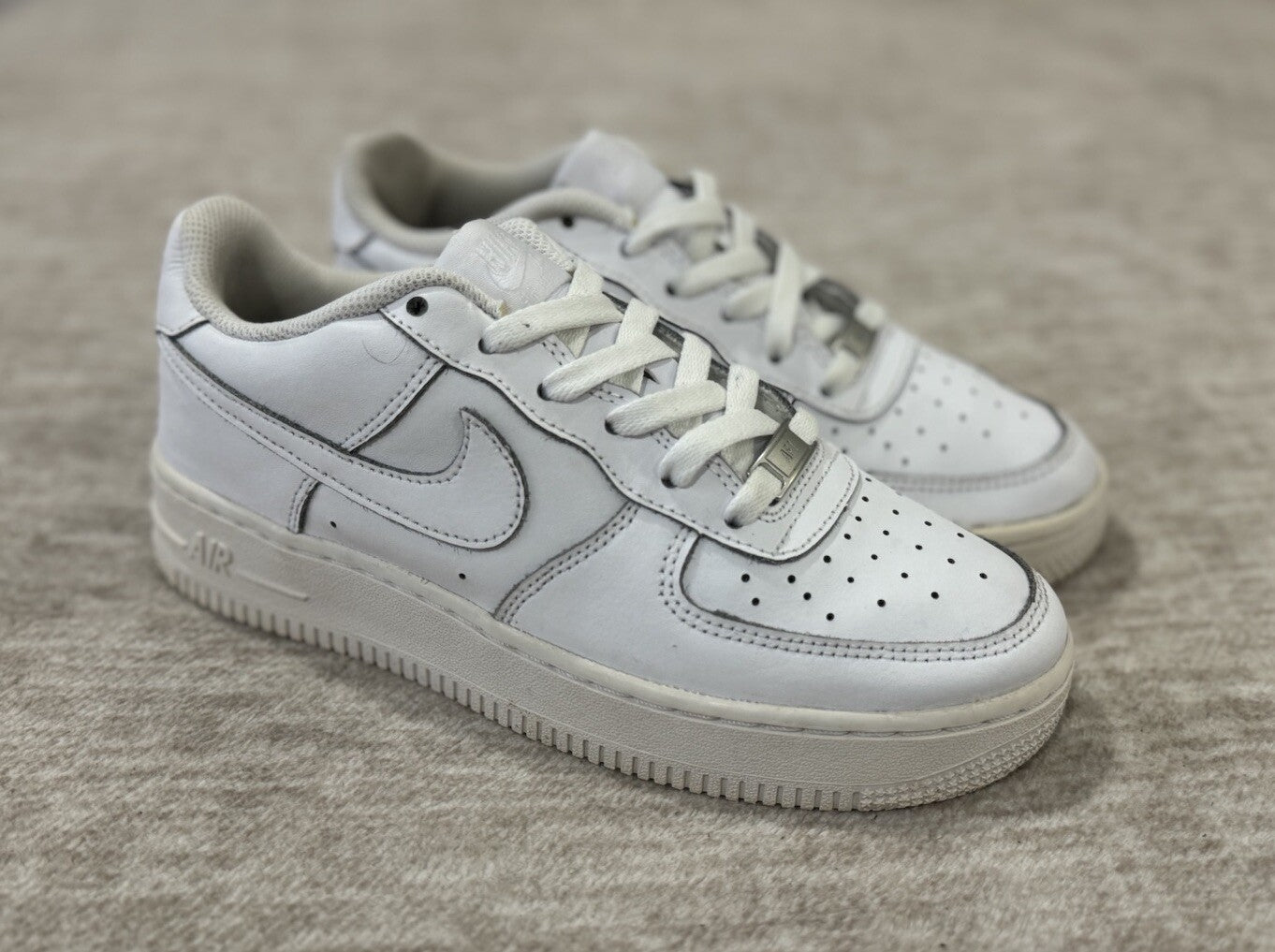 NIKE Air Force 1 Low GS Triple White Shoes DH2920-111 Kids Size 5.5Y