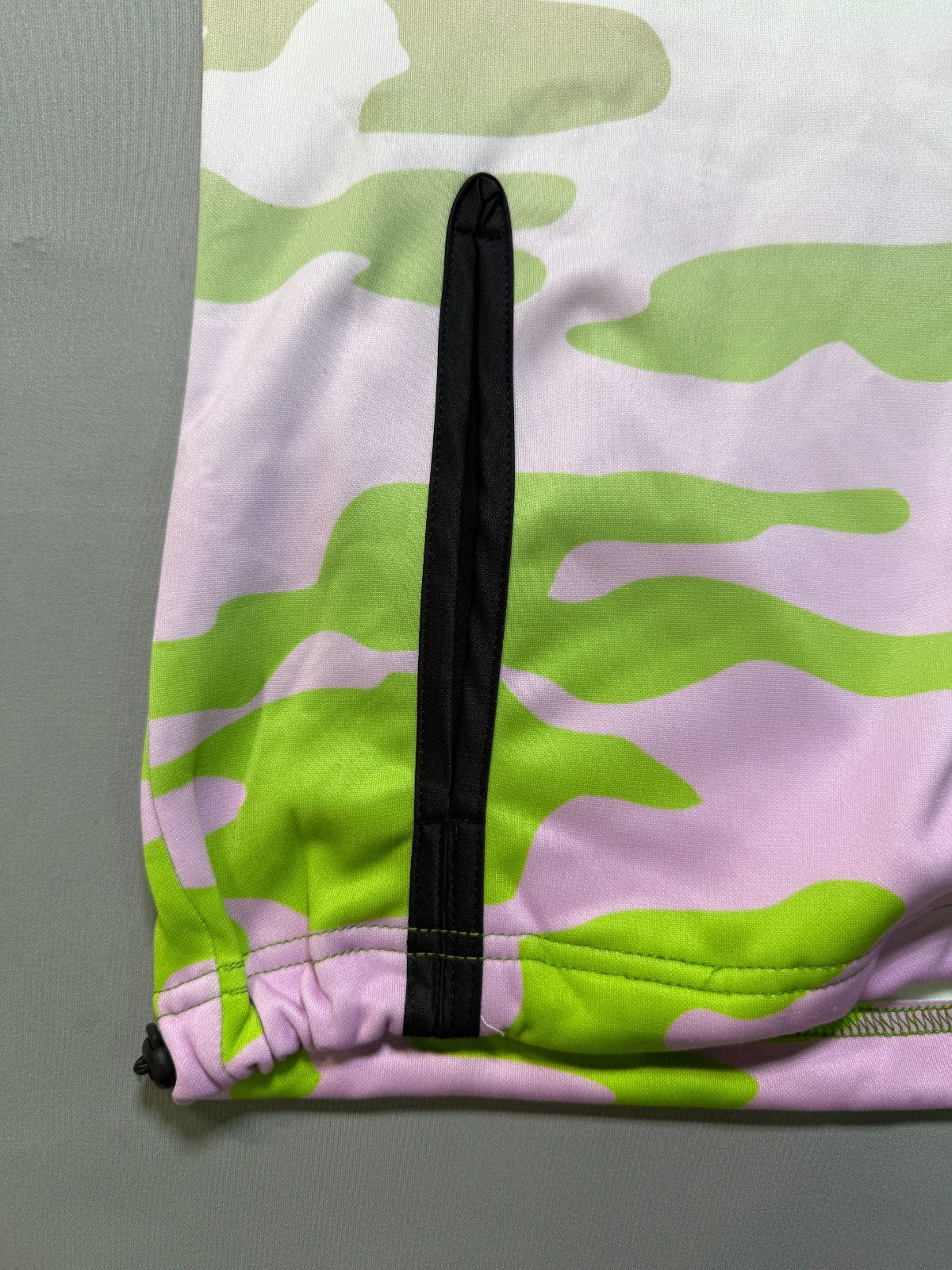 Create 2MRW Crew Neck Sweatshirt Men Medium Lime Camo Long Sleeve w/ Ribbed Hems