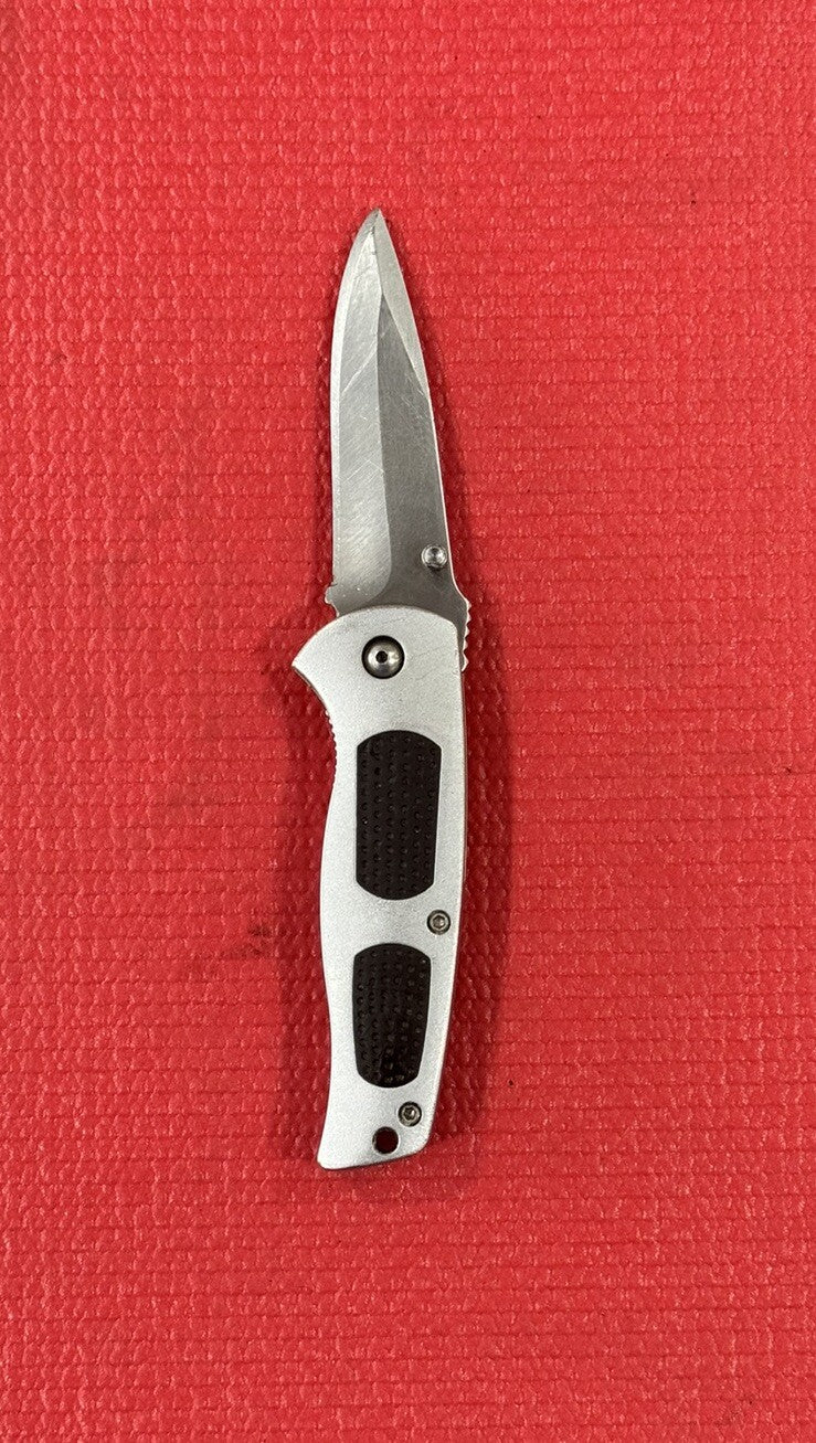 Smith & Wesson S.W.A.T. 1st Millennium Run Folding Pocket Knife Silver VTG