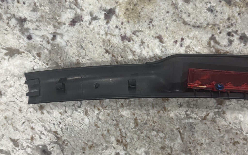 2007-2009 MINI COOPER S R56 REAR TAILGATE 3RD BRAKE LIGHT LAMP TRIM OEM GENUINE