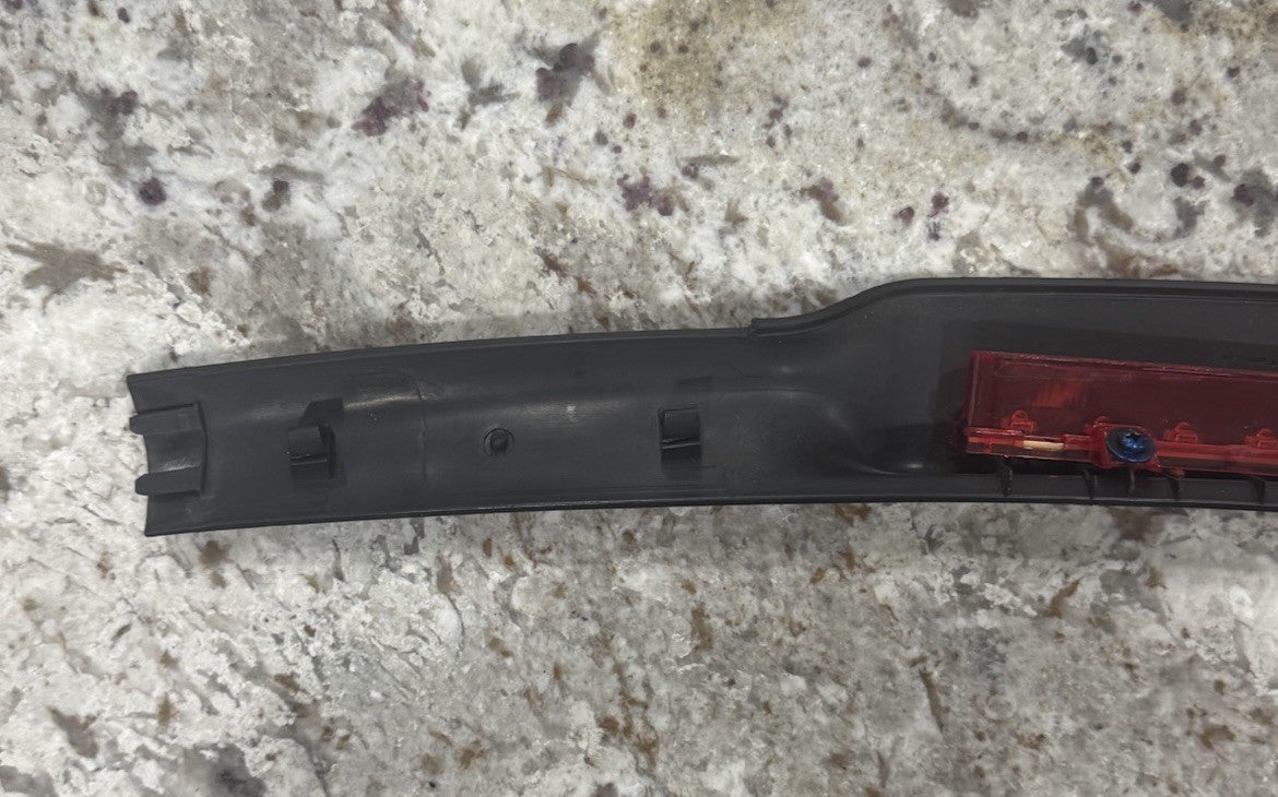 2007-2009 MINI COOPER S R56 REAR TAILGATE 3RD BRAKE LIGHT LAMP TRIM OEM GENUINE