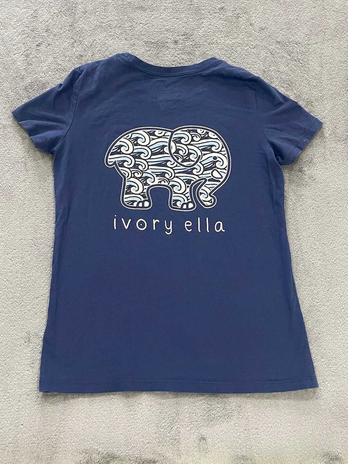 Ivory Ella Women’s Size Small Blue Short Sleeve T-Shirt With Wave Elephant