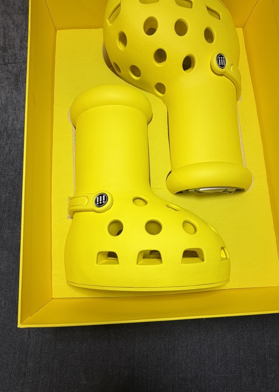 MSCHF X CROCS BIG YELLOW BOOTS CROCS SIZE 6 NEW WITH BOX