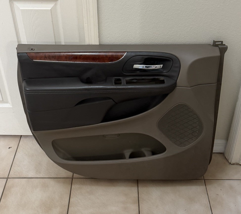 08-16 Town Country 08-20 Grand Caravan Lh Front Driver Side Door Panel Beige OEM