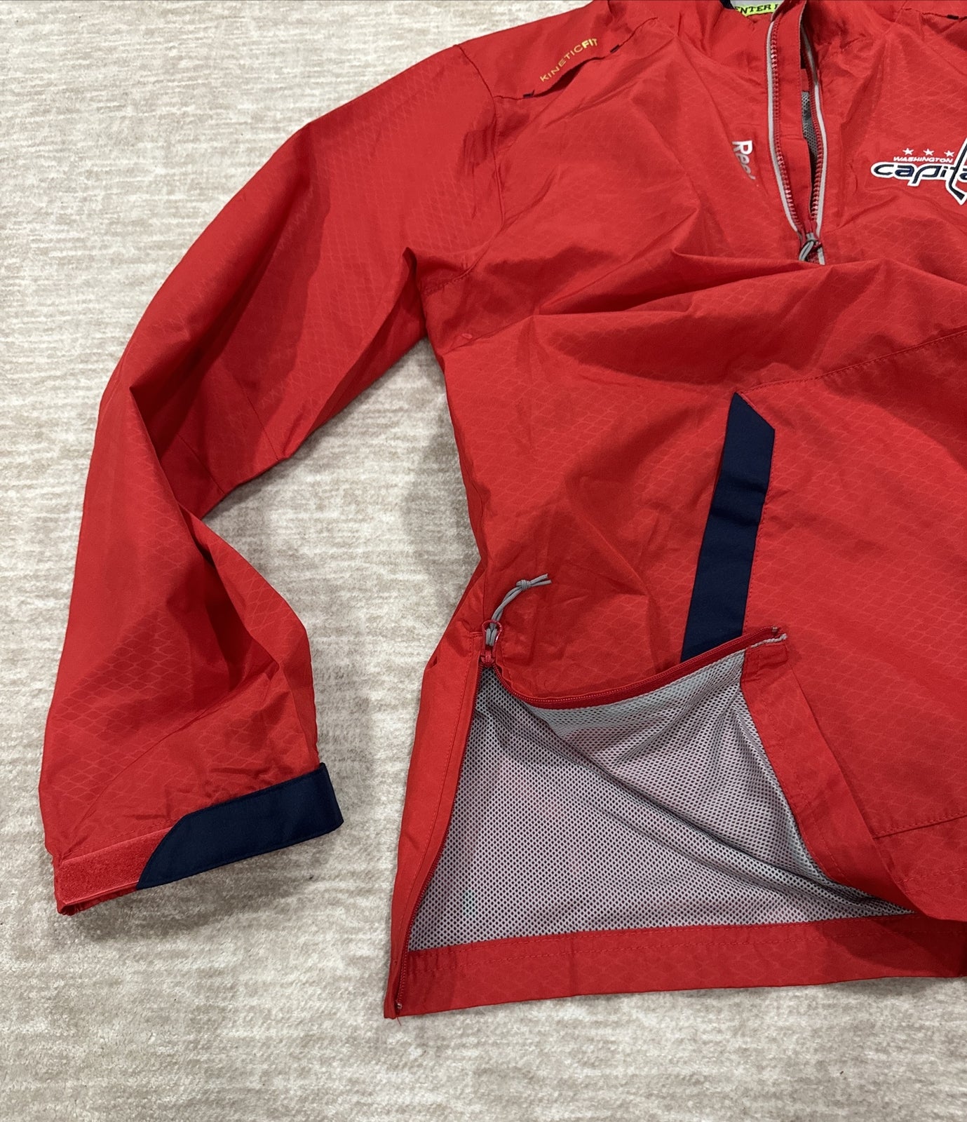 New Reebok Center Ice Kinetic Fit NHL Washington Capitals Jacket Red Mens Size M