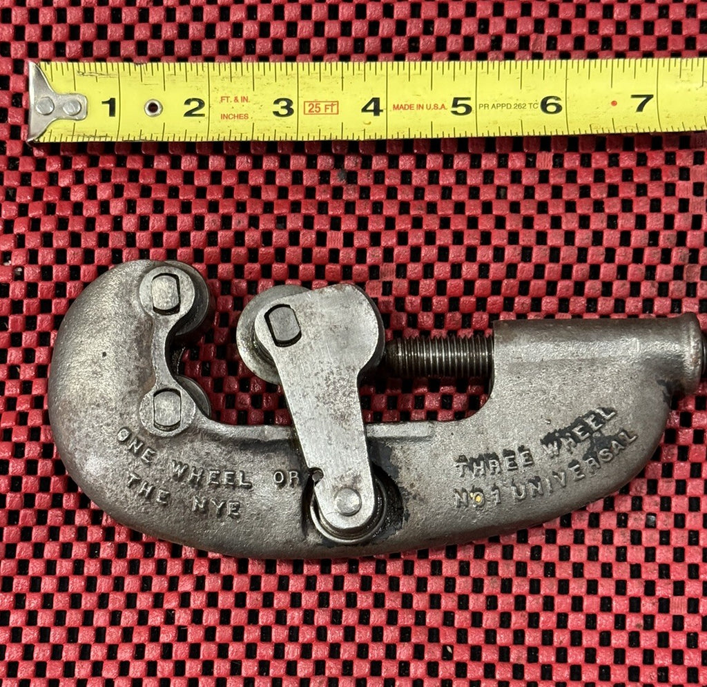 Vintage The Nye No.1 Heavy duty Pipe or tuber cutter P-770 Capacity 1/8” To 1”