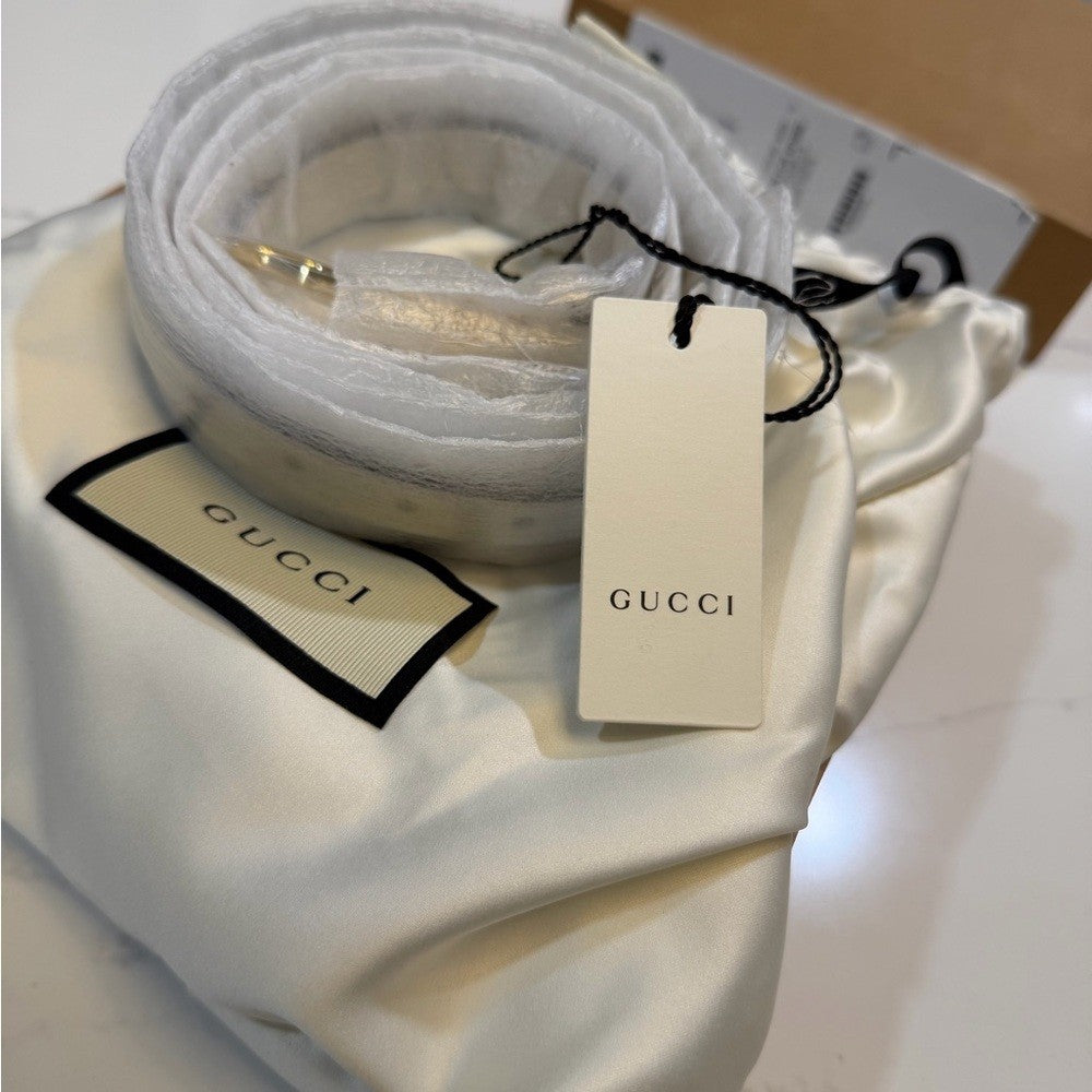 Gucci White leather straps with gold accent - NEW
