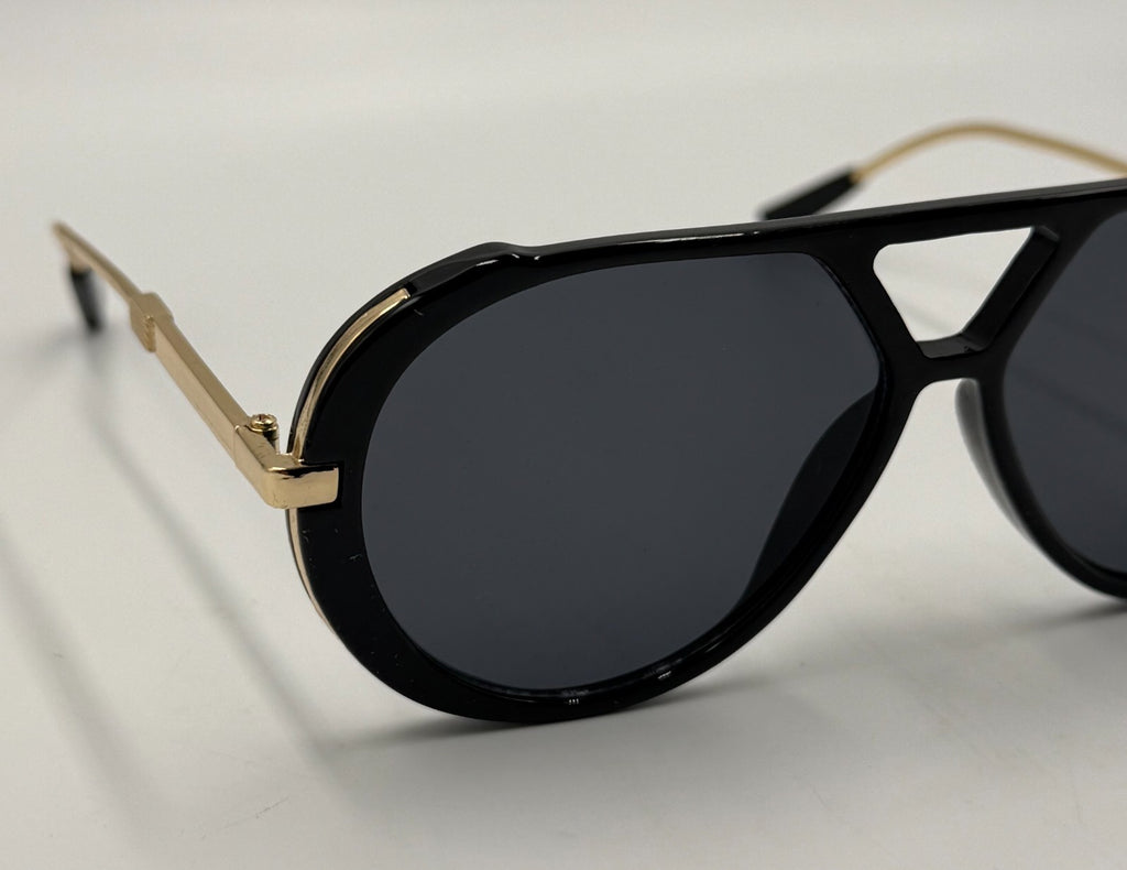 Mincl Double Bridge Oversized Retro Fashion Pilot Sunglasses Unisex with Case