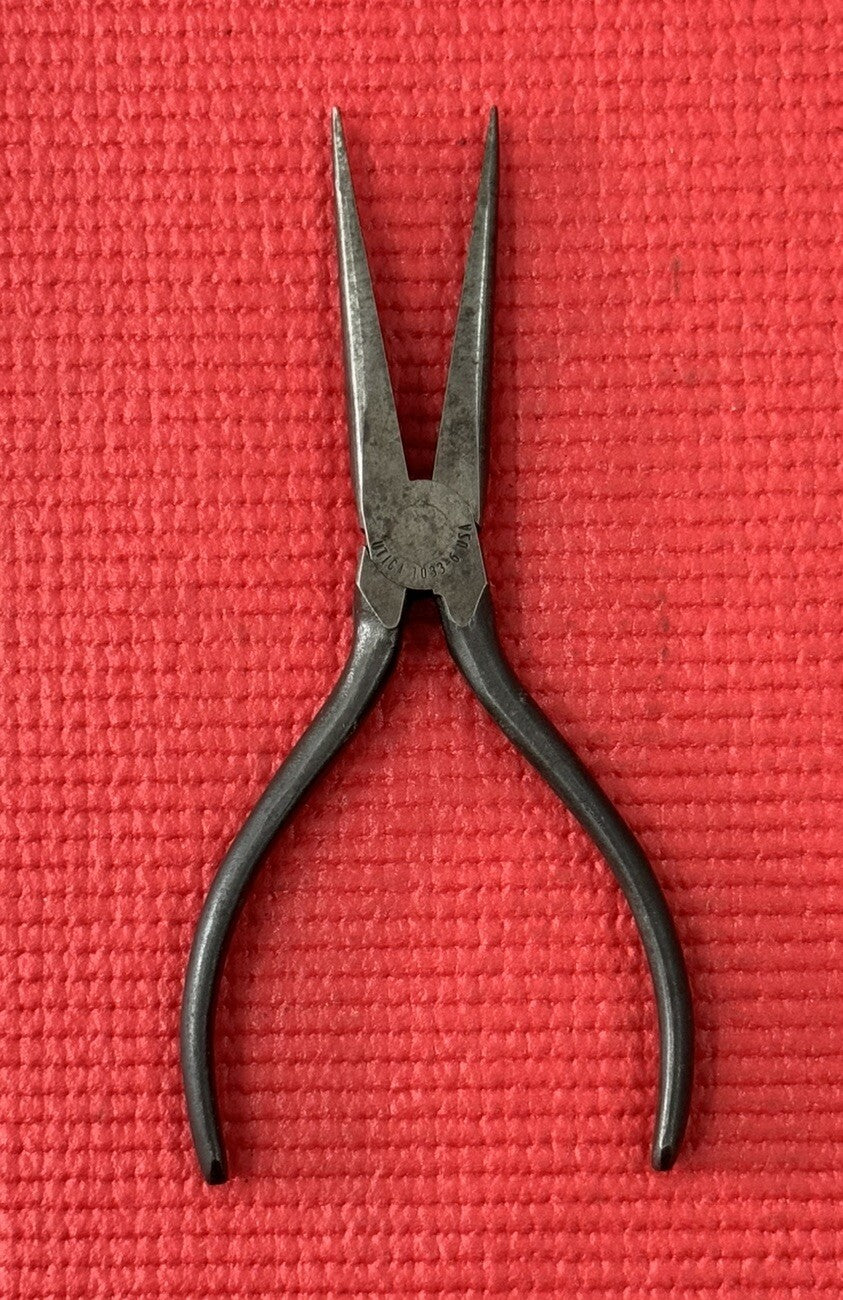 VINTAGE UTICA TOOLS No.1033  6"  NEEDLE NOSE PLIERS MADE IN USA