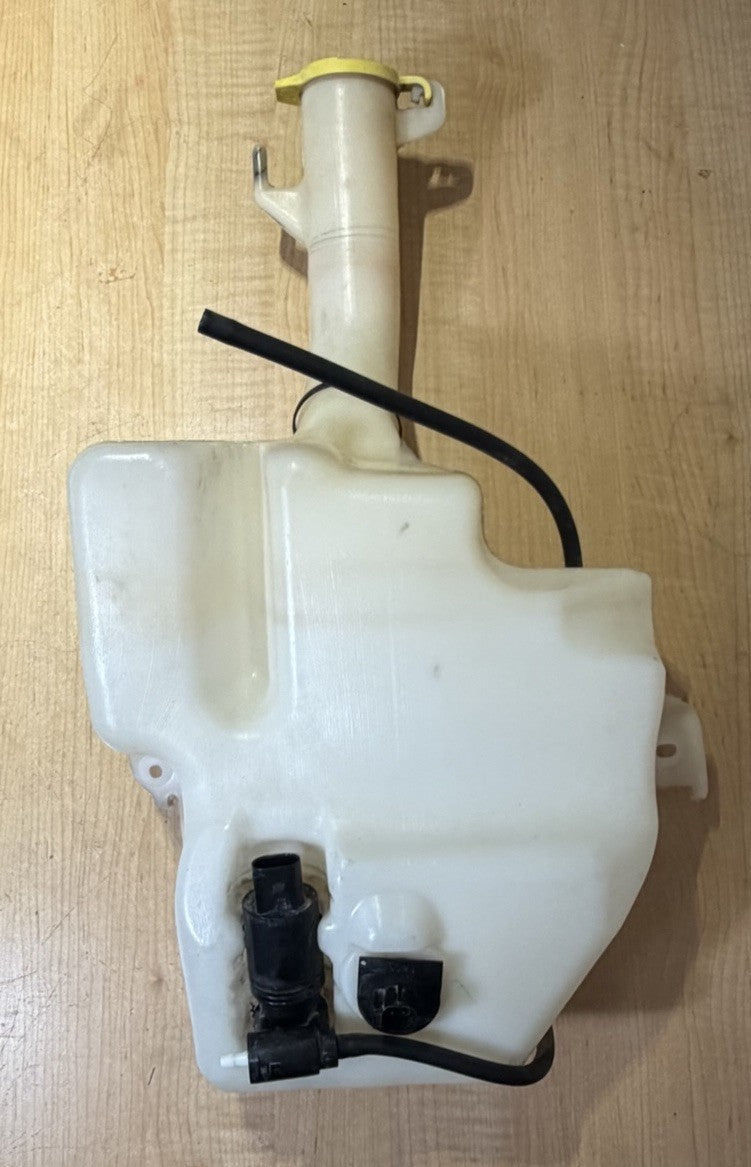 2011-2016 Town & Country 2011-20 Grand Caravan Windshield Washer Fluid Reservoir