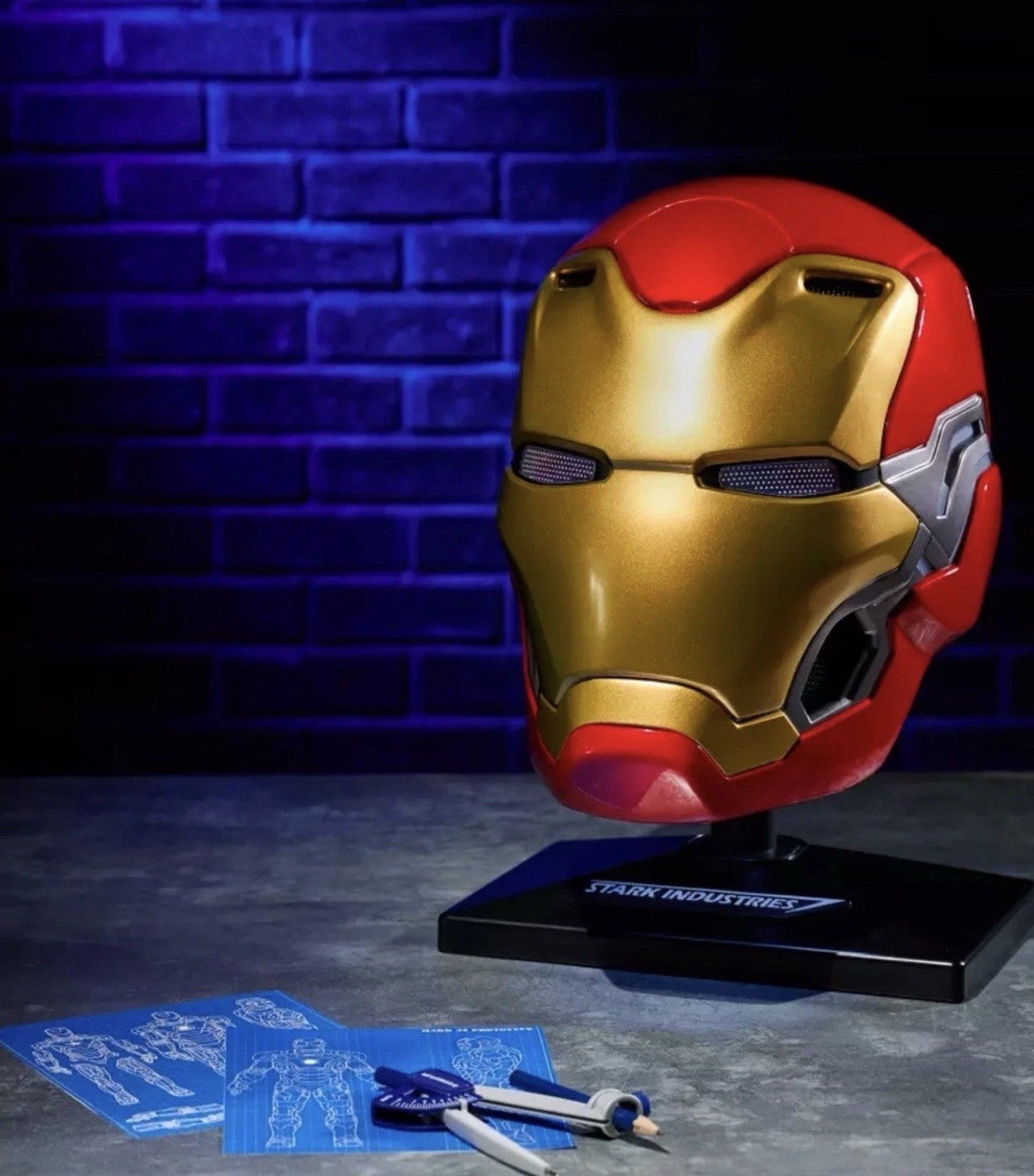 Disney Parks Marvel Iron Man Helmet Auto Open Mask LightsSounds New Sealed