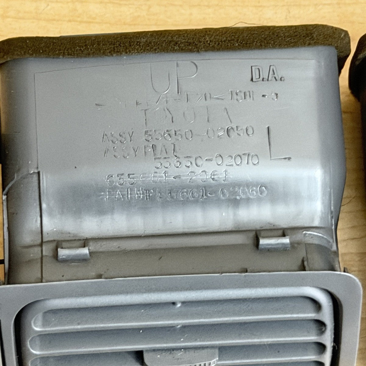 03-08 Toyota Corolla Left Driver,Right Passenger Side AC Air Vent Grey OEM Set