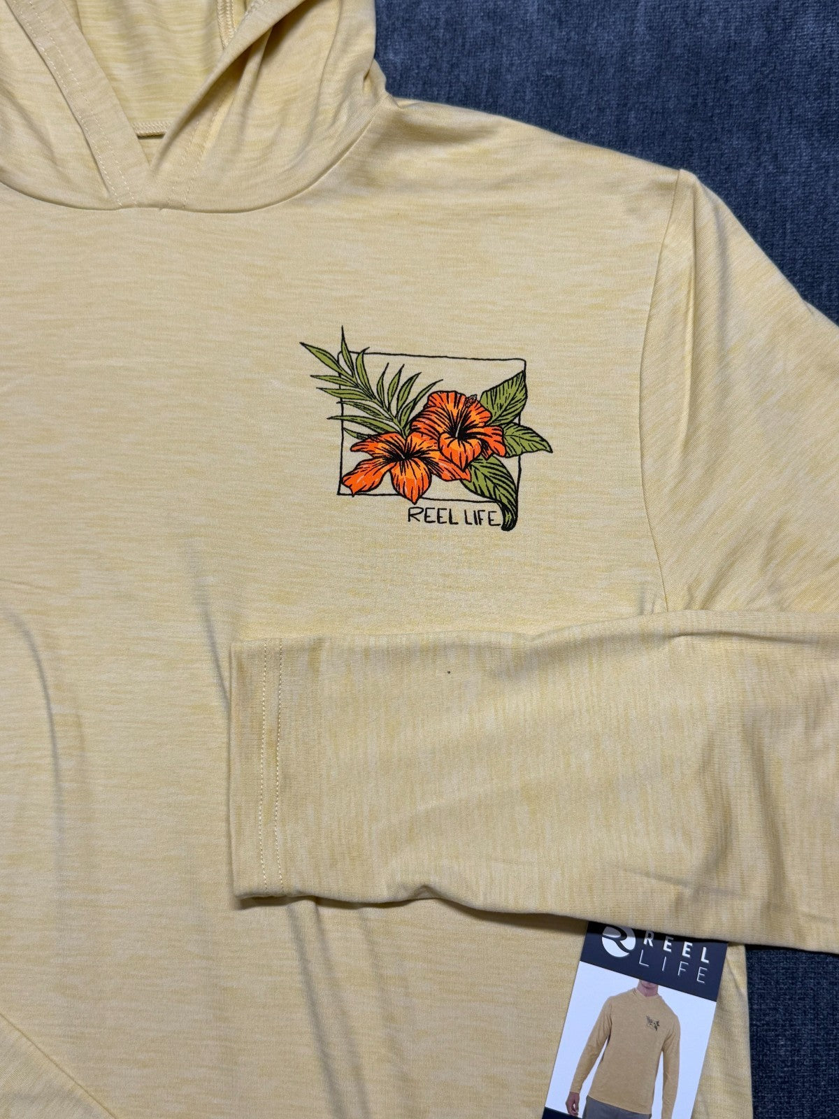 NWT Reel Life Atlantic Hooded UV T-Shirt Men's Small Yellow Long Sleeve Pullover