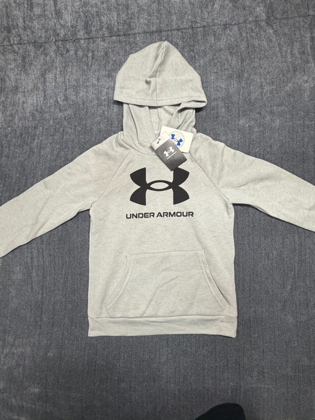NWT Under Armour Rival Big Logo Fleece Hoodie Boys Small Light Grey Long Sleeve