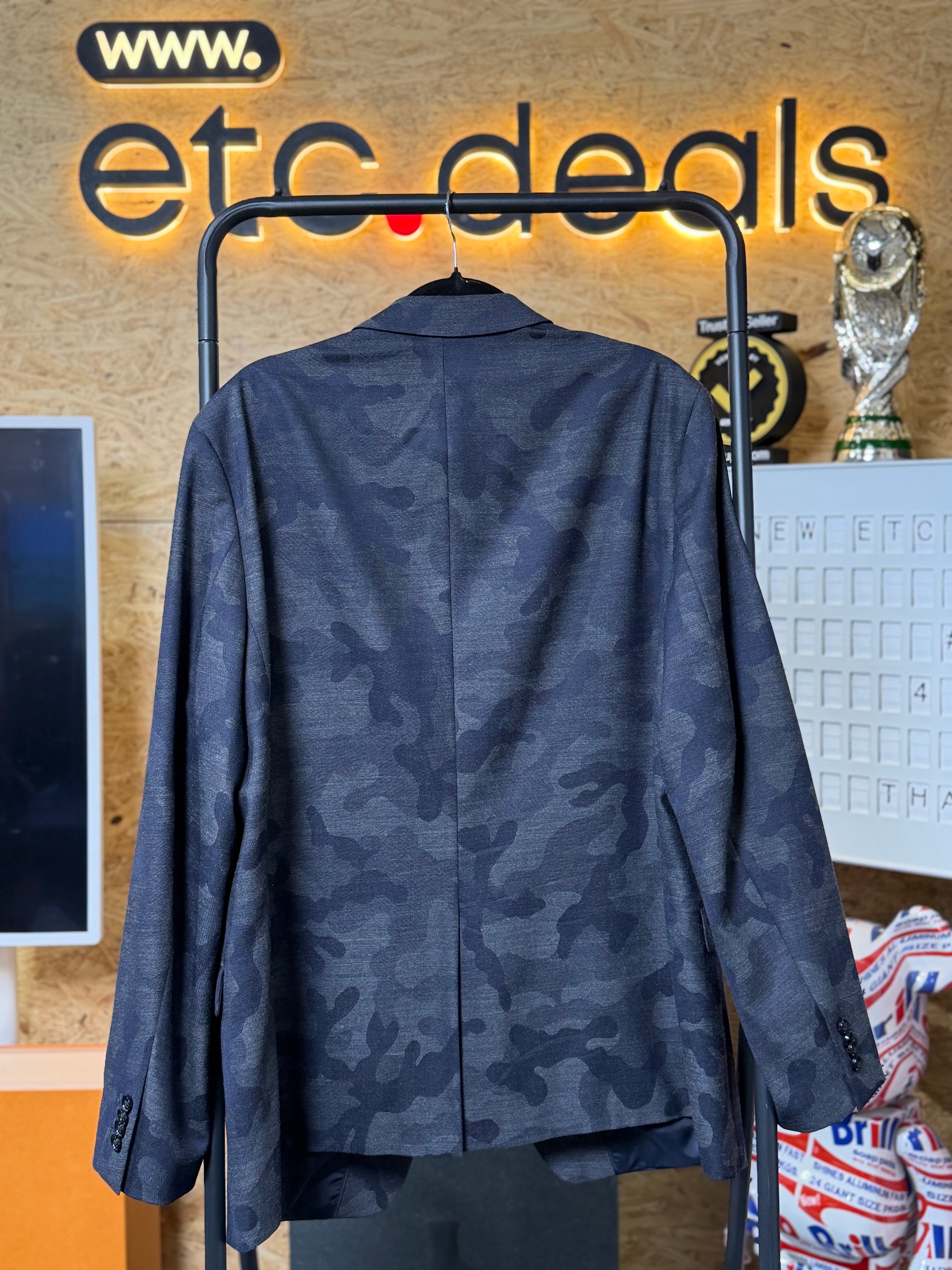 Banana Republic Men’s 48R Tonal Camo Blazer – Italian Fabric – Navy Blue