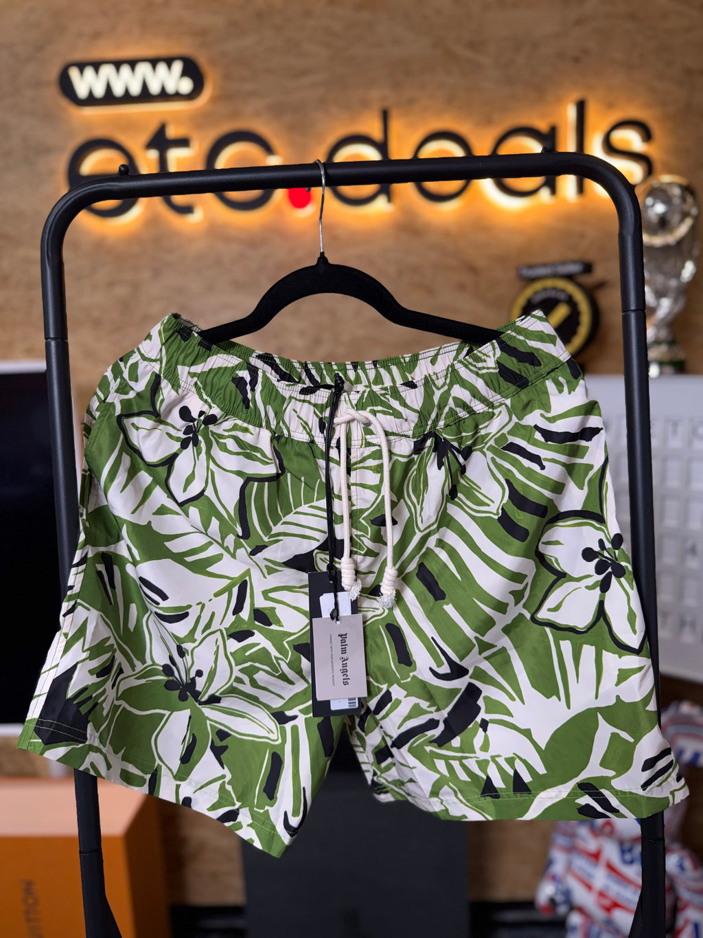 Palm Angels Macro Hibiscus Swim Shorts Green White Men’s Size L NWT – Made in Italy
