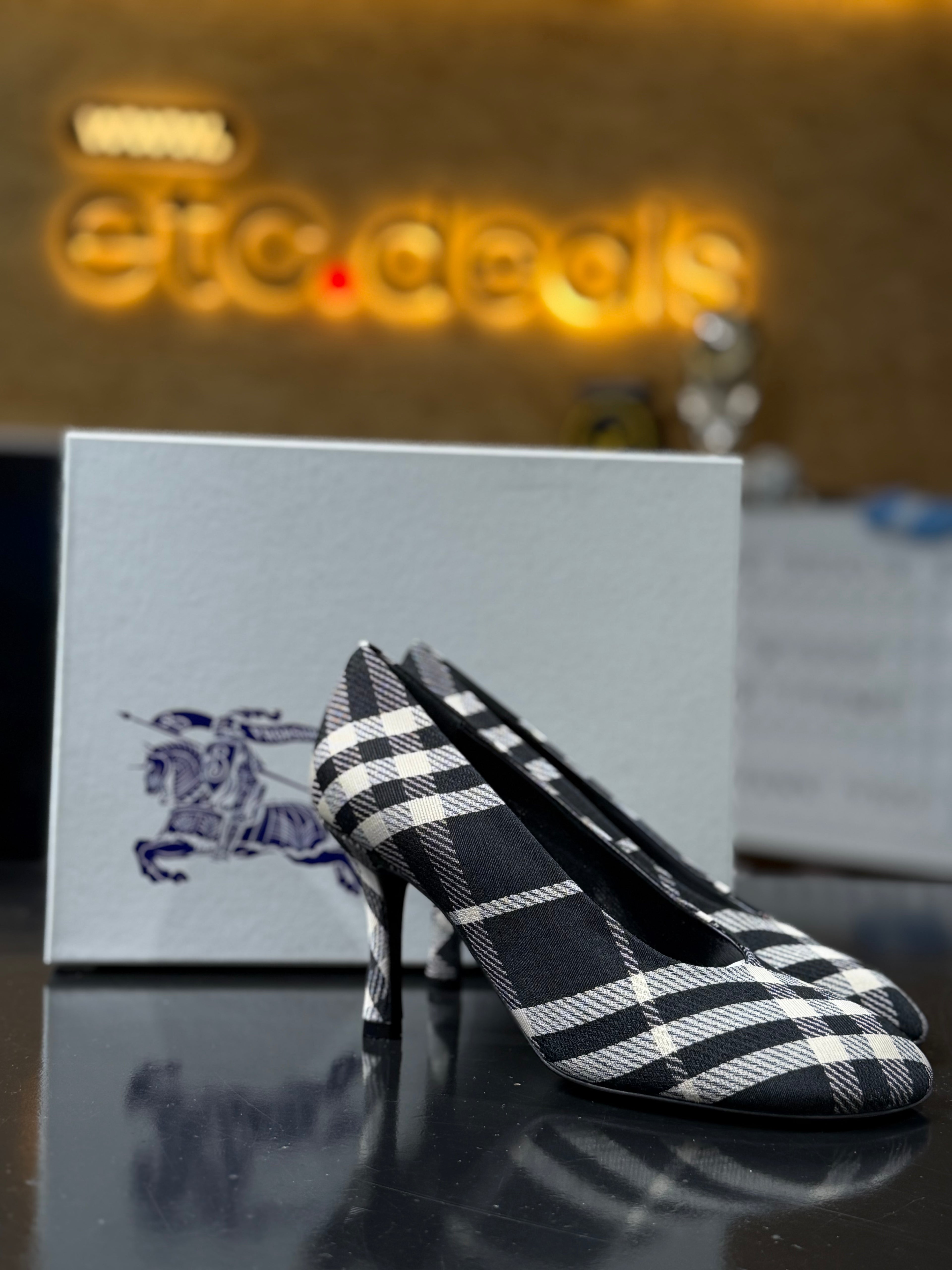 Burberry LF Baby Pump 85 Check Women’s Heels – Black Calico Check – EU 37 – Box