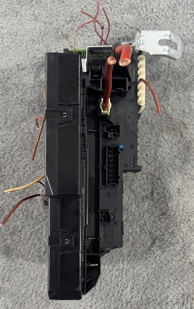 12-14 Mercedes OEM W204 C250 C300 C350 Rear Fuse Box Module Relay 204 906 03 05