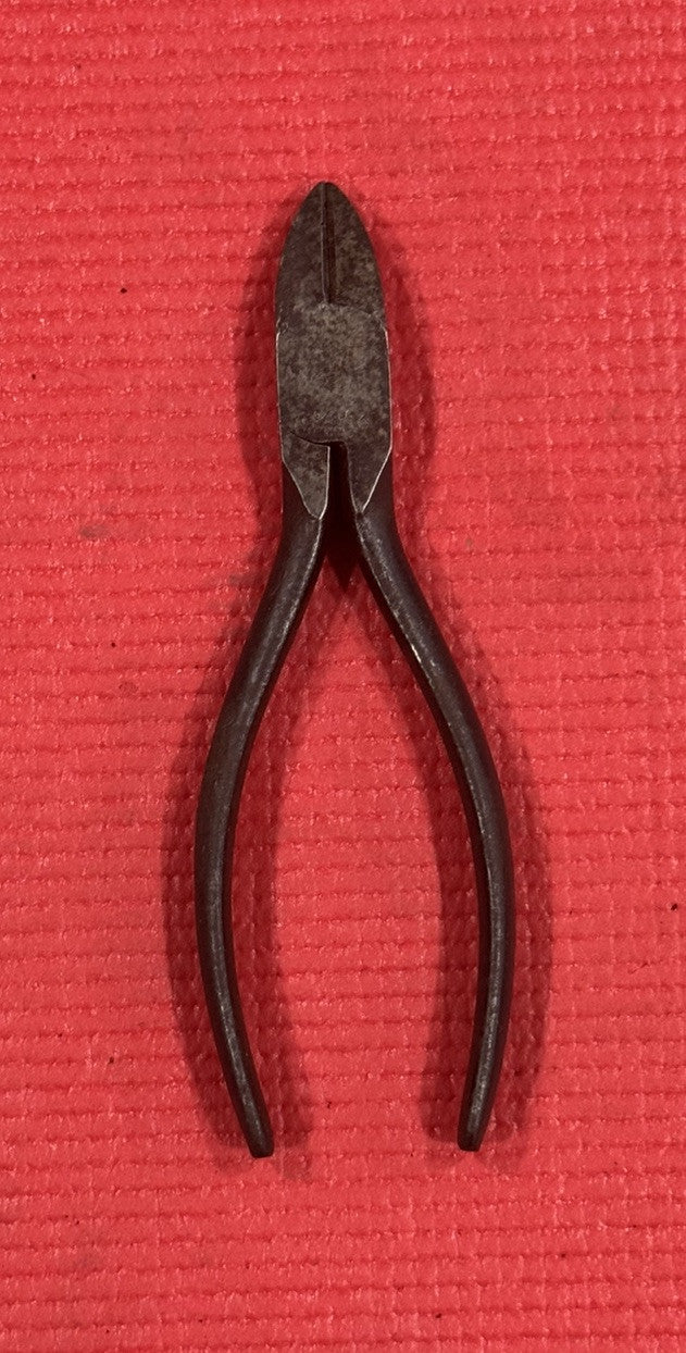 VINTAGE CRESCENT TOOL CO.  CRESTOLOY 942-6 DIAGONAL SIDE CUTTERS USA