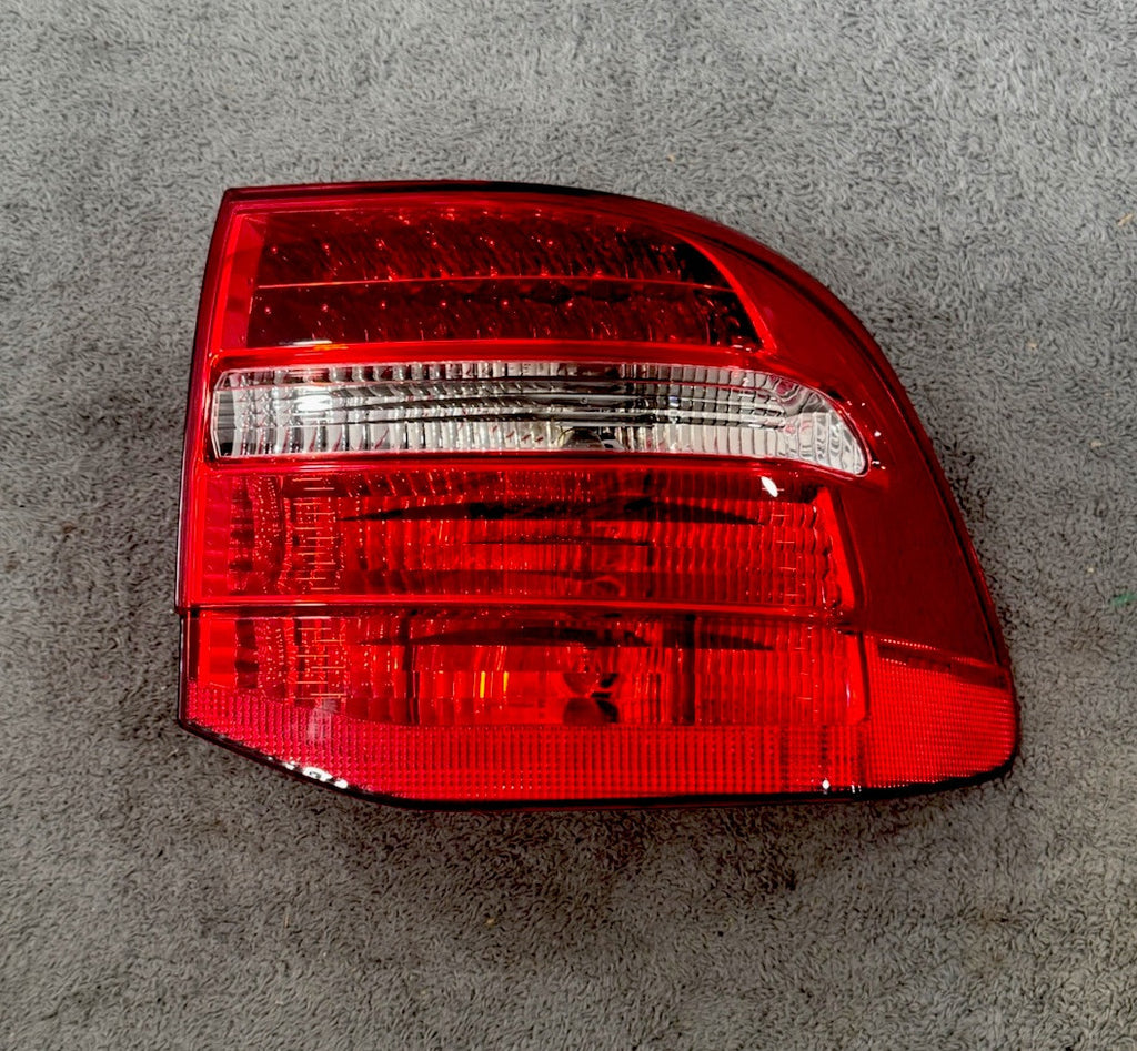 2008-10 Porsche Cayenne Rear Right Passenger Side Taillight Tail Light Lamp OEM