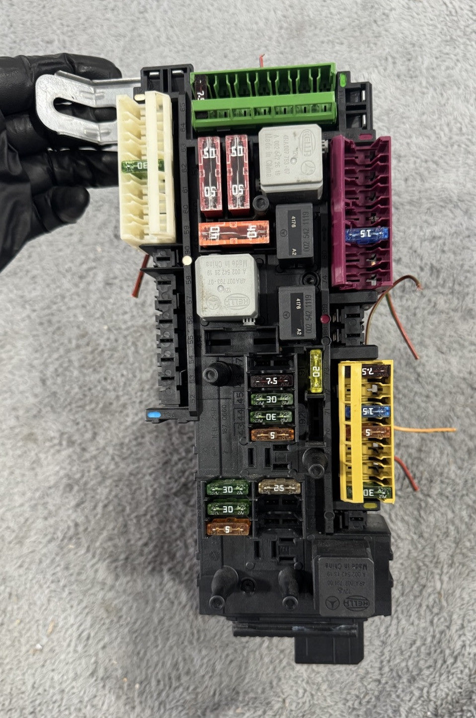 12-14 Mercedes OEM W204 C250 C300 C350 Rear Fuse Box Module Relay 204 906 03 05