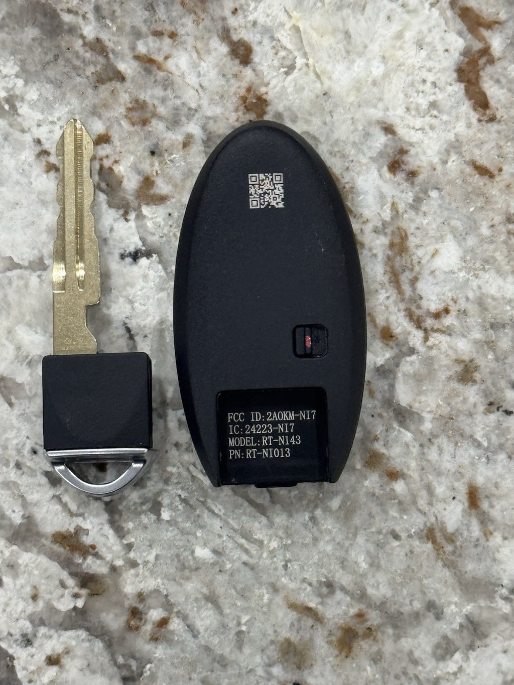 2007-2013 Nissan Pathfinder Rogue Versa OEM 3 Button Remote Model RT-N143