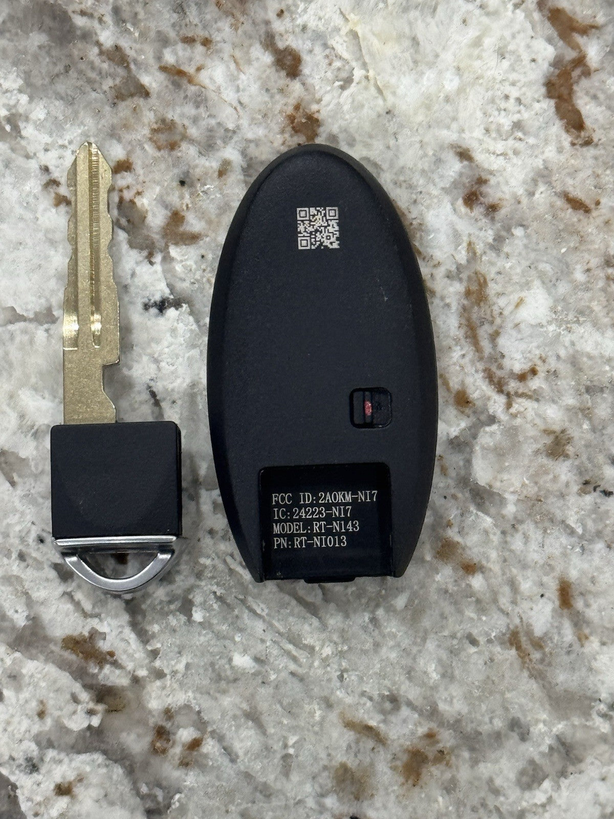 2007-2013 Nissan Pathfinder Rogue Versa OEM 3 Button Remote Model RT-N143