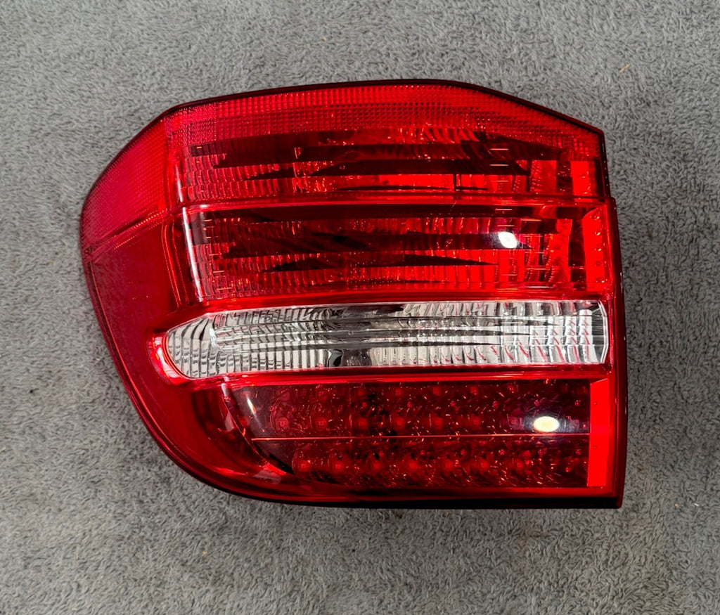 2008-10 Porsche Cayenne Rear Right Passenger Side Taillight Tail Light Lamp OEM