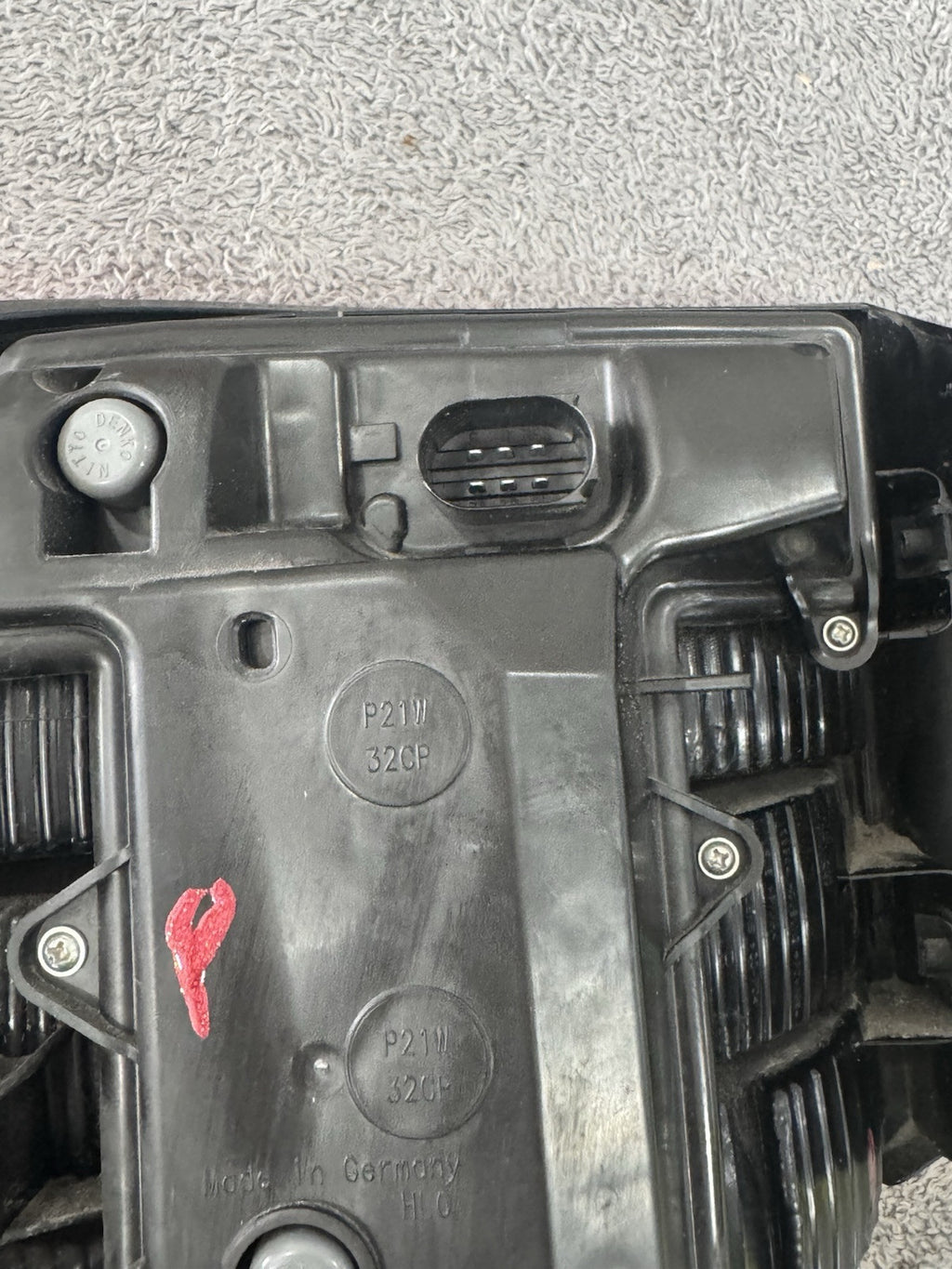 2008-10 Porsche Cayenne Rear Right Passenger Side Taillight Tail Light Lamp OEM