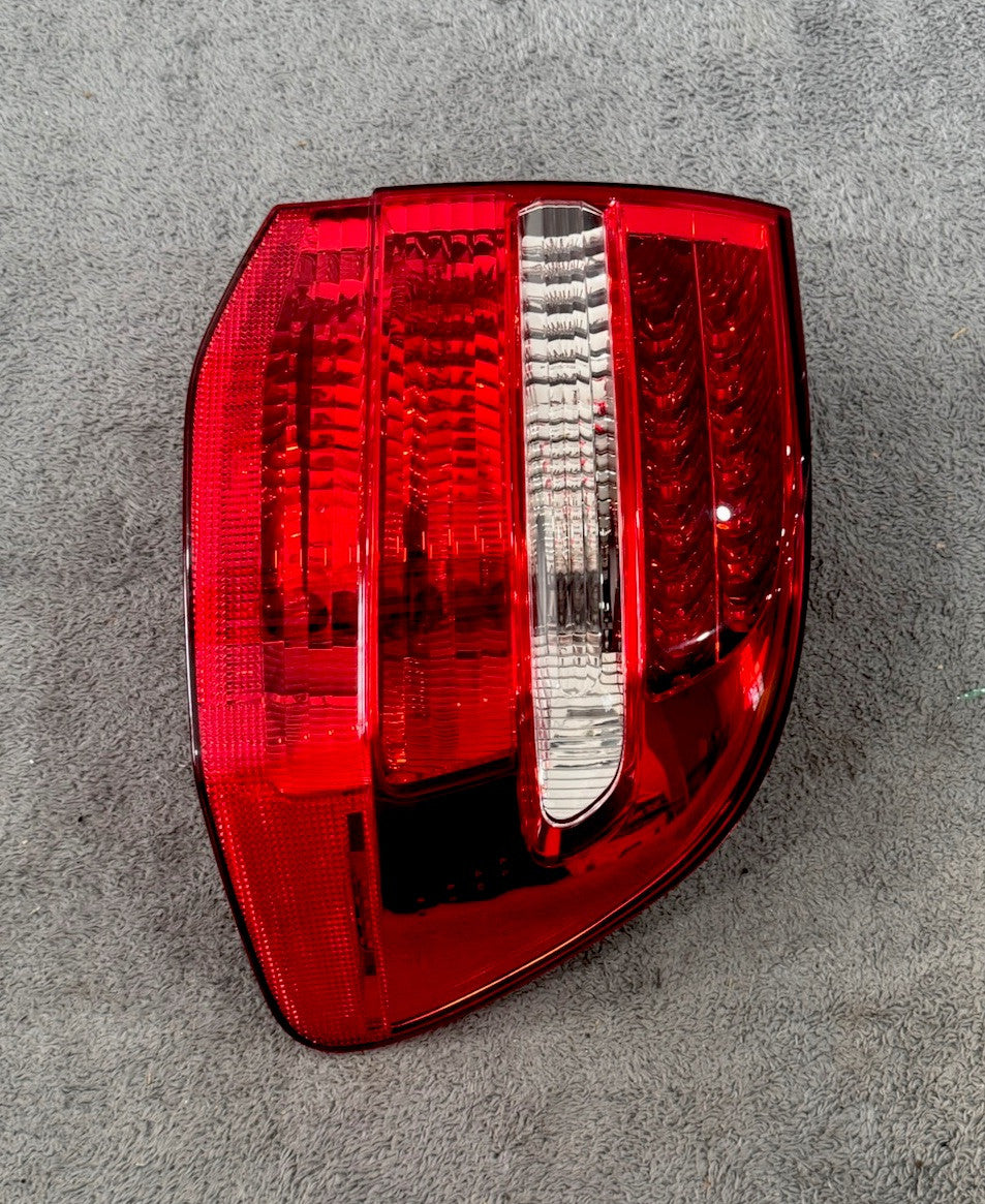 2008-10 Porsche Cayenne Rear Right Passenger Side Taillight Tail Light Lamp OEM