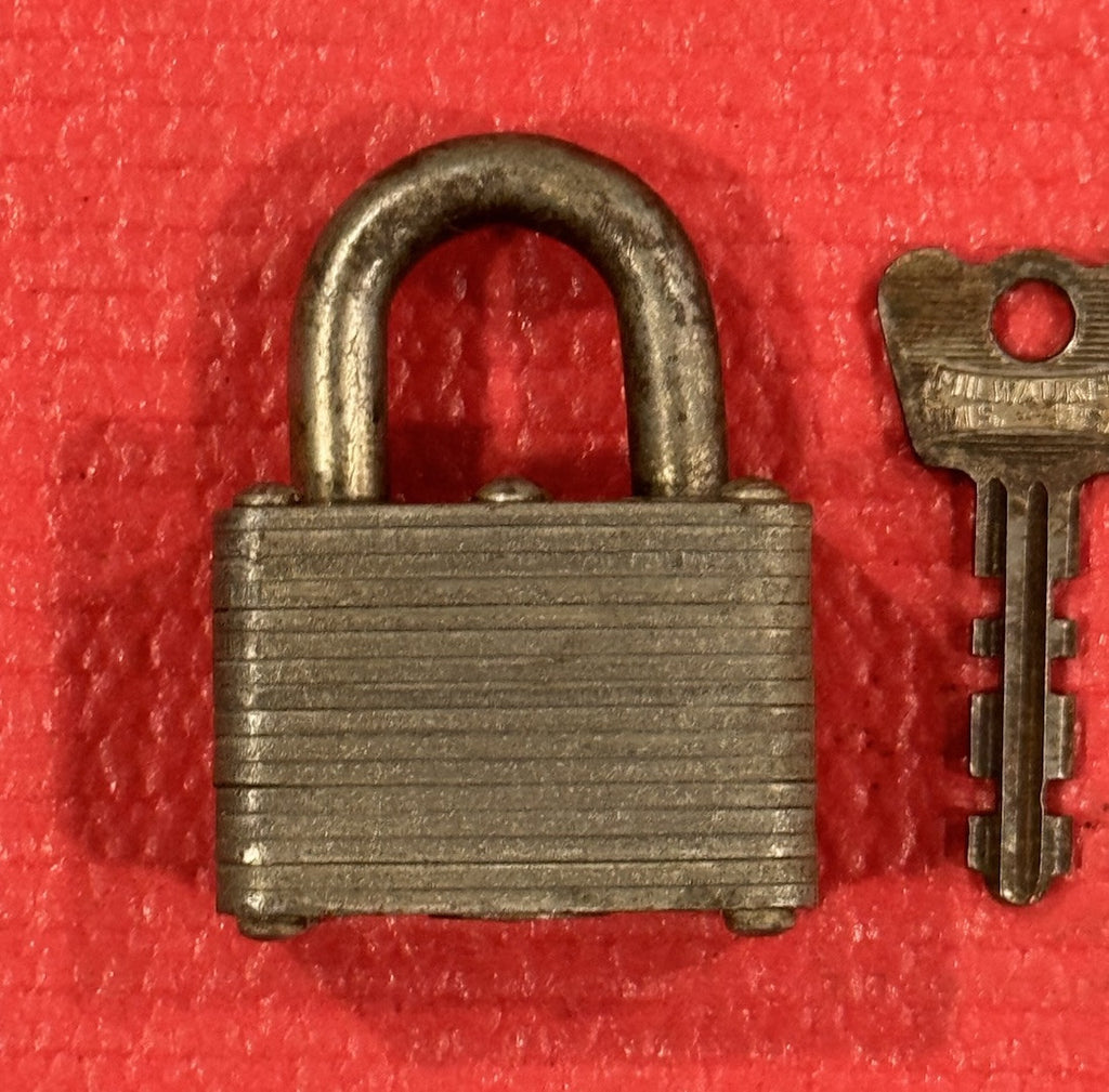 Vintge Master Lock with Original Key 22 337 Milwaukee,USA  Rare