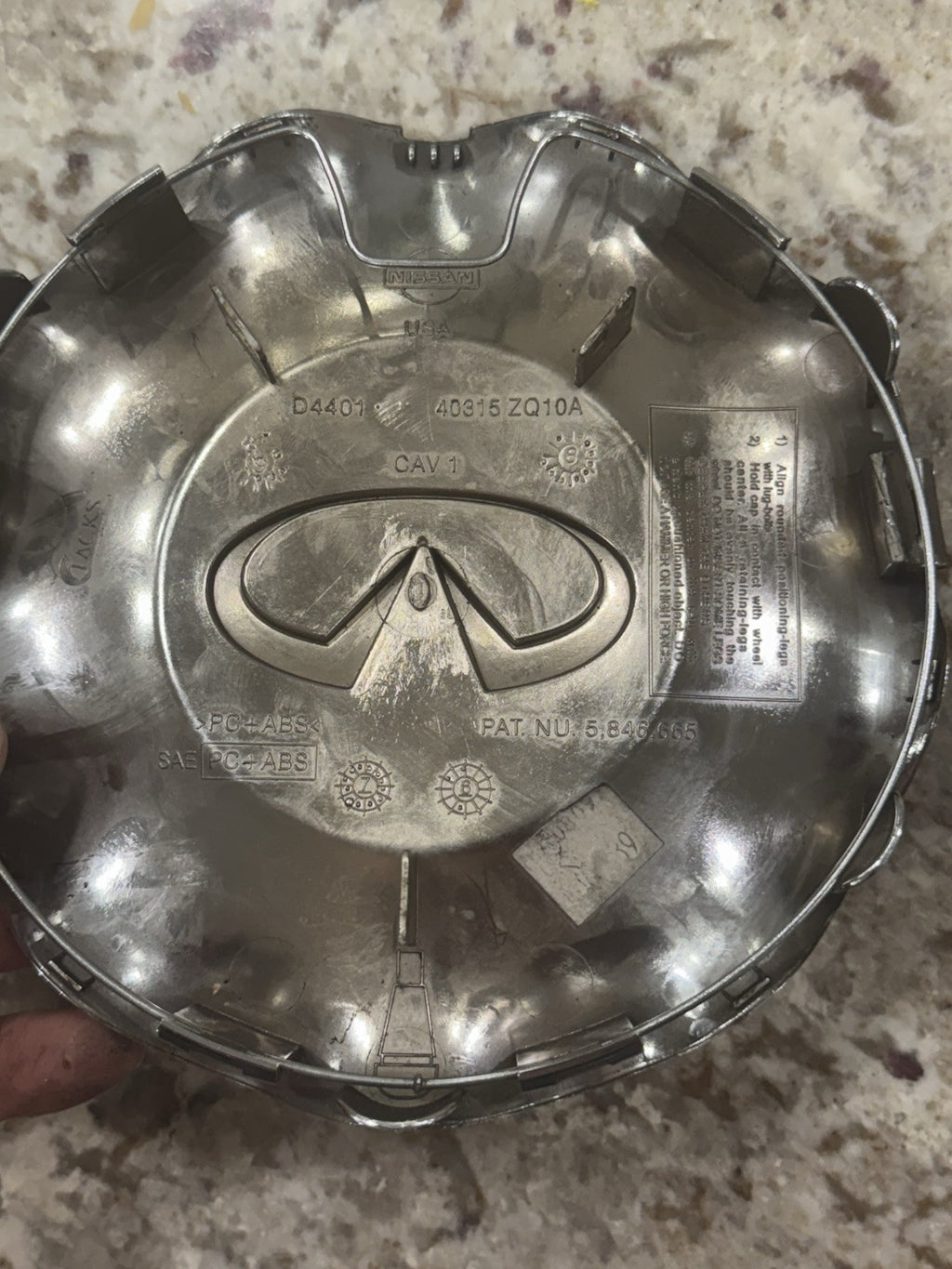 2008 2009 2010 Infiniti QX56 Chrome OEM Center Cap Wheel Hub Cap P/N 40315 ZQ10A
