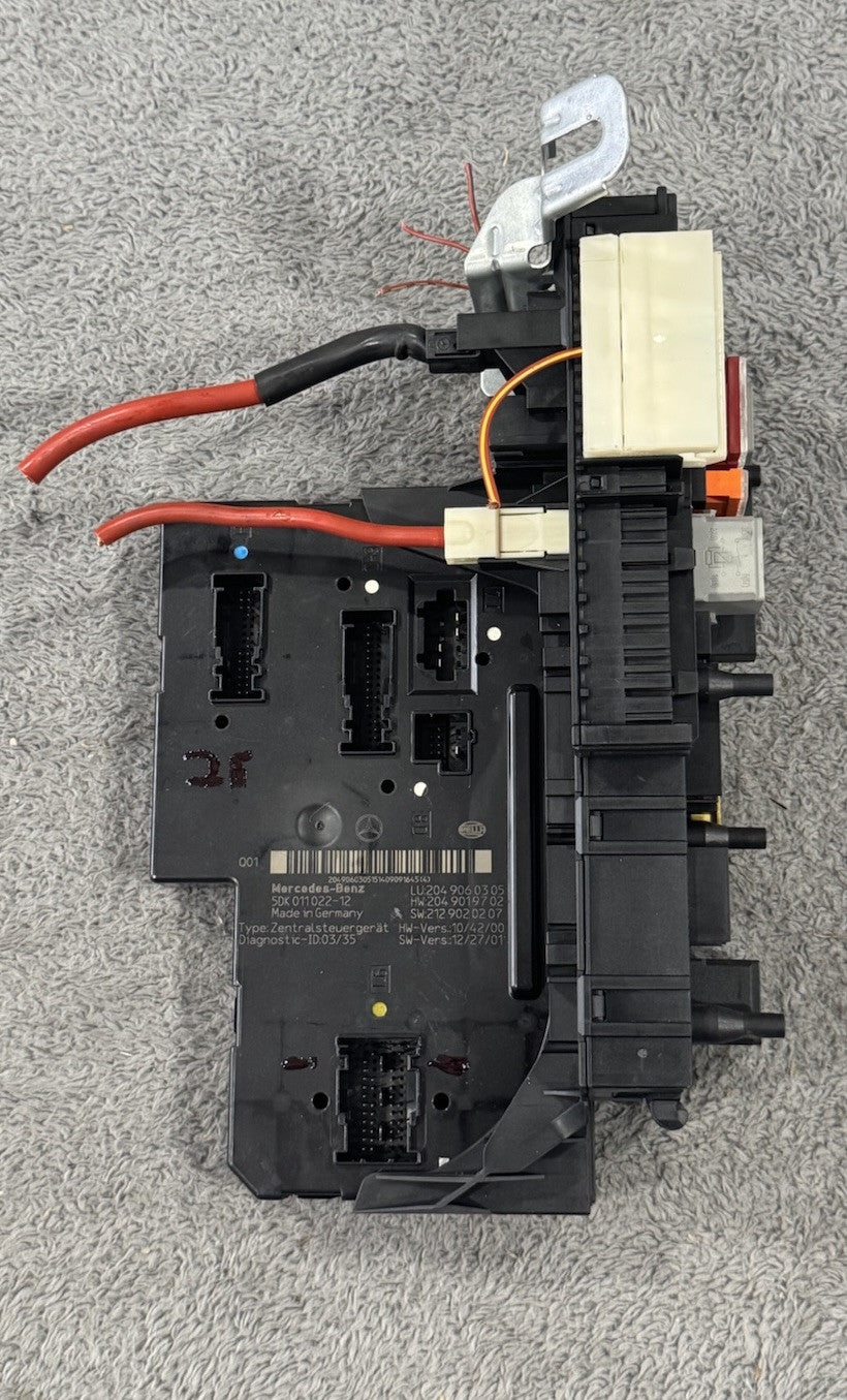 12-14 Mercedes OEM W204 C250 C300 C350 Rear Fuse Box Module Relay 204 906 03 05
